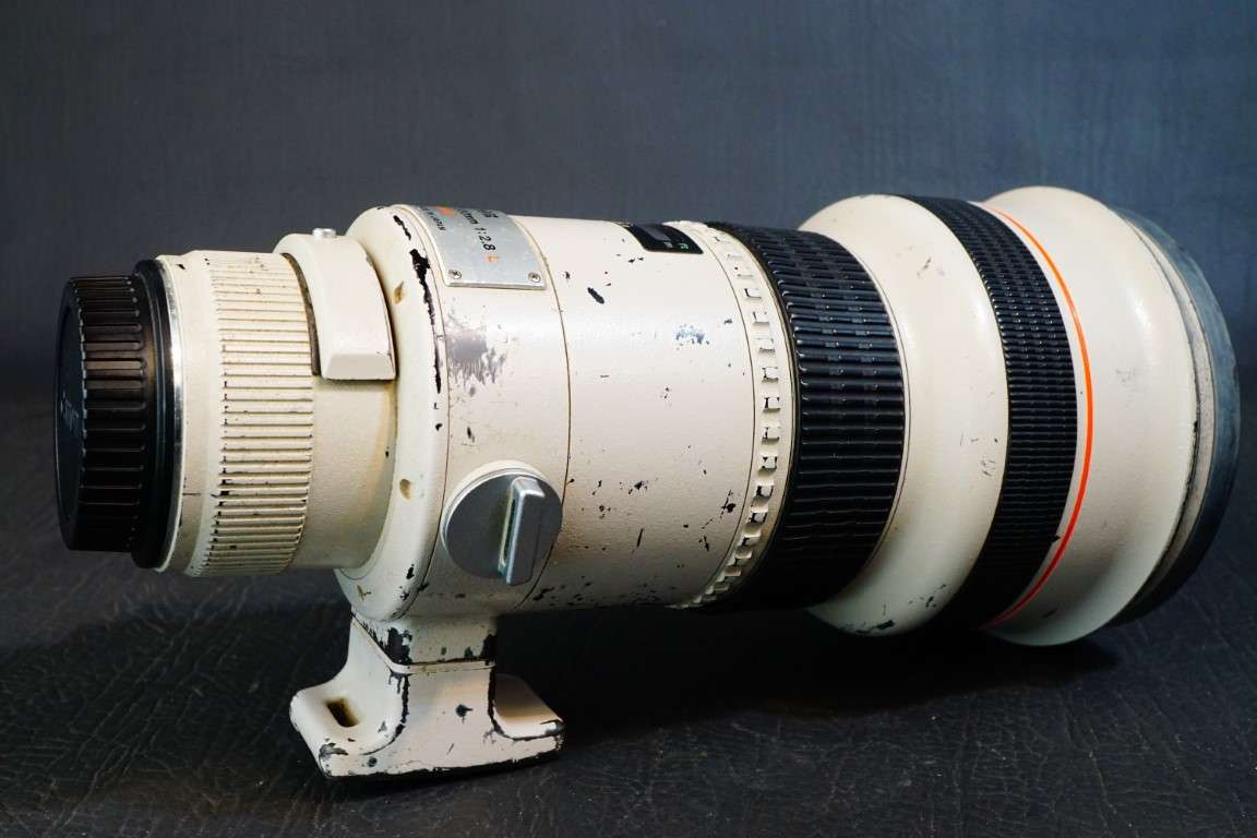 Canon EF 300mm f2.8 L Series Ultrasonic Lens in Canon AF Mount   **Good Condition, Well Used**