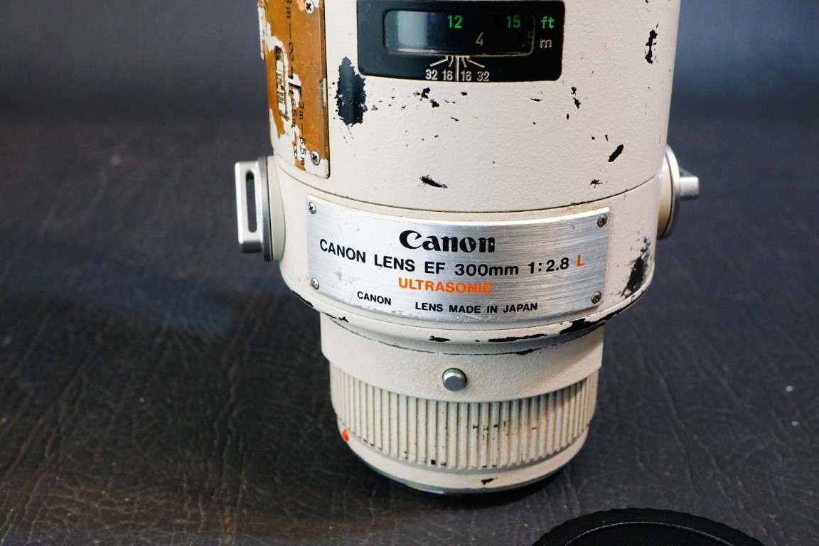 Canon EF 300mm f2.8 L Series Ultrasonic Lens in Canon AF Mount   **Good Condition, Well Used**