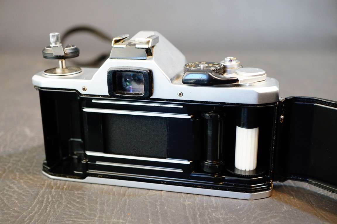 Asahi Pentax MX 35mm SLR Film Camera with Pentax 50mm F1.7 Lens  **Great Condition**