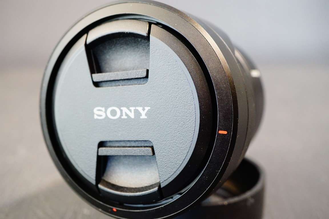 Sony Zeiss Vario-Tessar FE 24-70mm f4 T* ZA OSS E Mount Lens