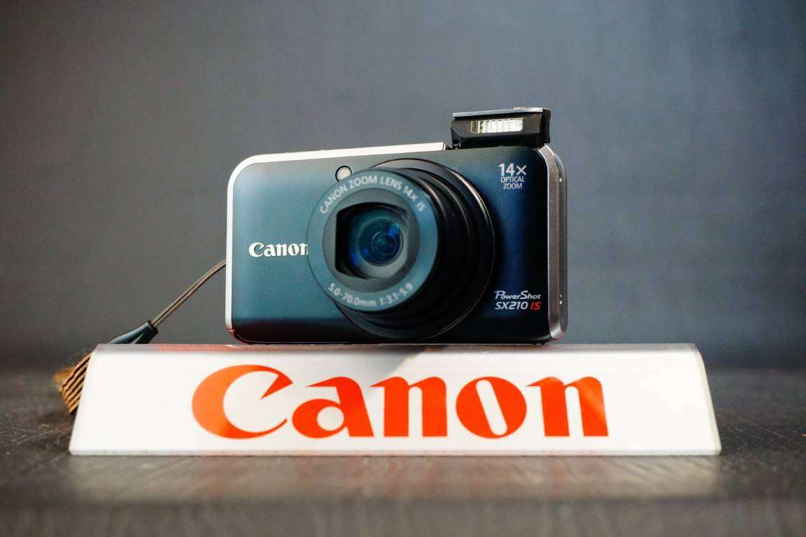 Canon PowerShot SX210 IS 14MP Compact Digital Camera with 14x Optical Zoom   **Good Condition**
