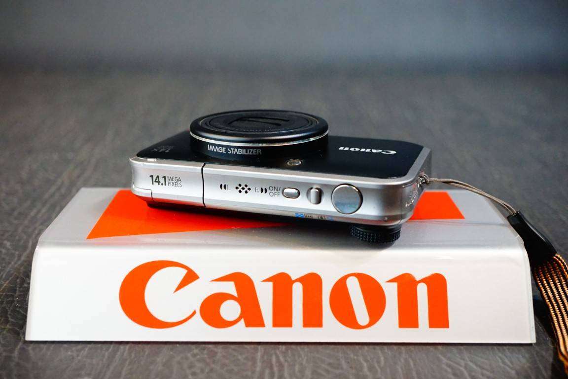 Canon PowerShot SX210 IS 14MP Compact Digital Camera with 14x Optical Zoom   **Good Condition**