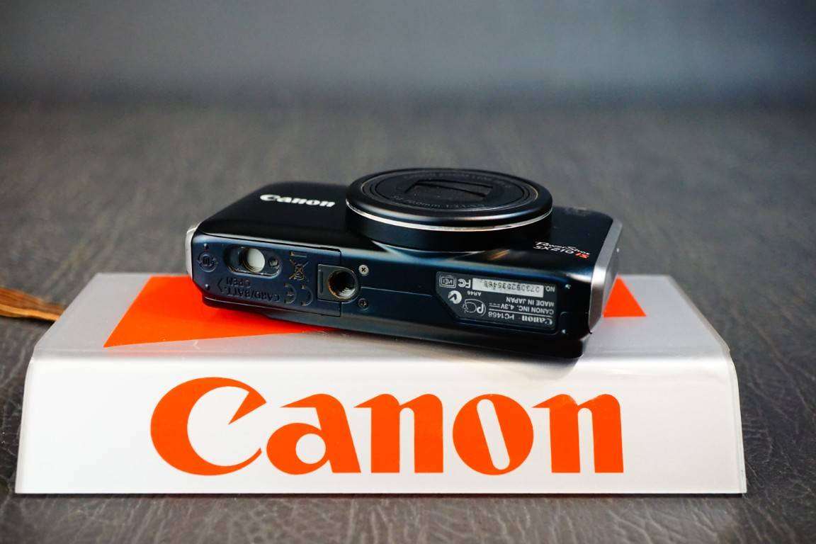 Canon PowerShot SX210 IS 14MP Compact Digital Camera with 14x Optical Zoom   **Good Condition**