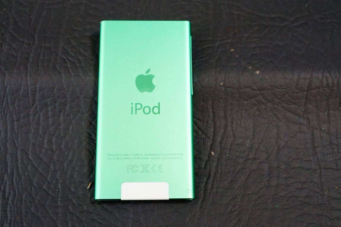 Apple iPod Nano 7th Generation 16GB Green Model MD478LL/A **Excellent Condition**