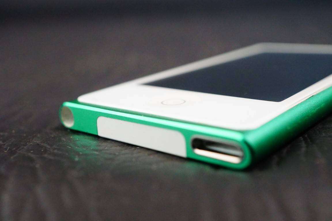 Apple iPod Nano 7th Generation 16GB Green Model MD478LL/A **Excellent Condition**