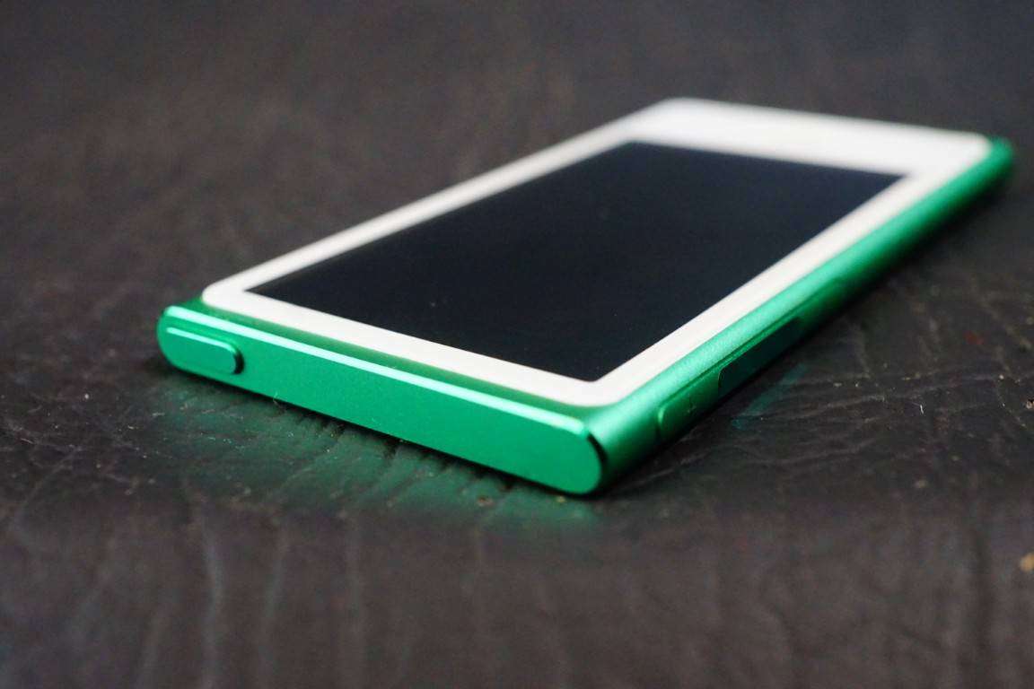 Apple iPod Nano 7th Generation 16GB Green Model MD478LL/A **Excellent Condition**