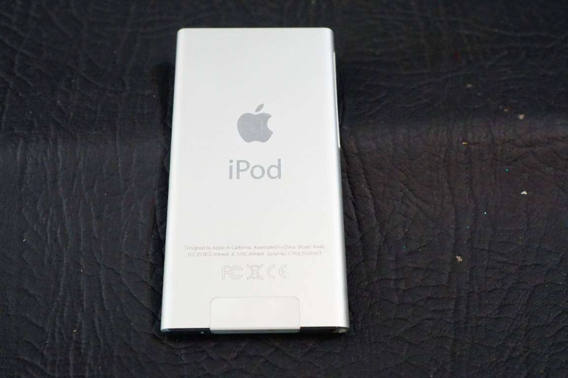 Apple iPod Nano 7th Generation Space Grey 16GB Model ME971QB **Excellent Condition**