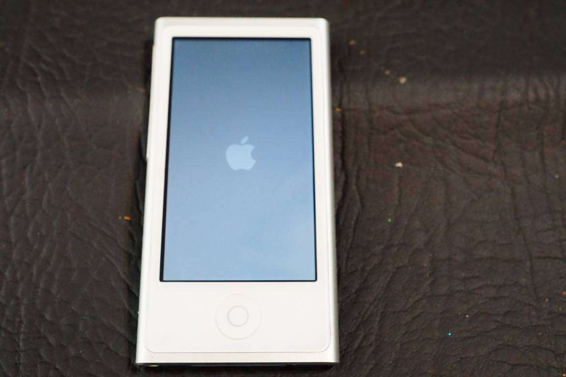 Apple iPod Nano 7th Generation Space Grey 16GB Model ME971QB **Excellent Condition**