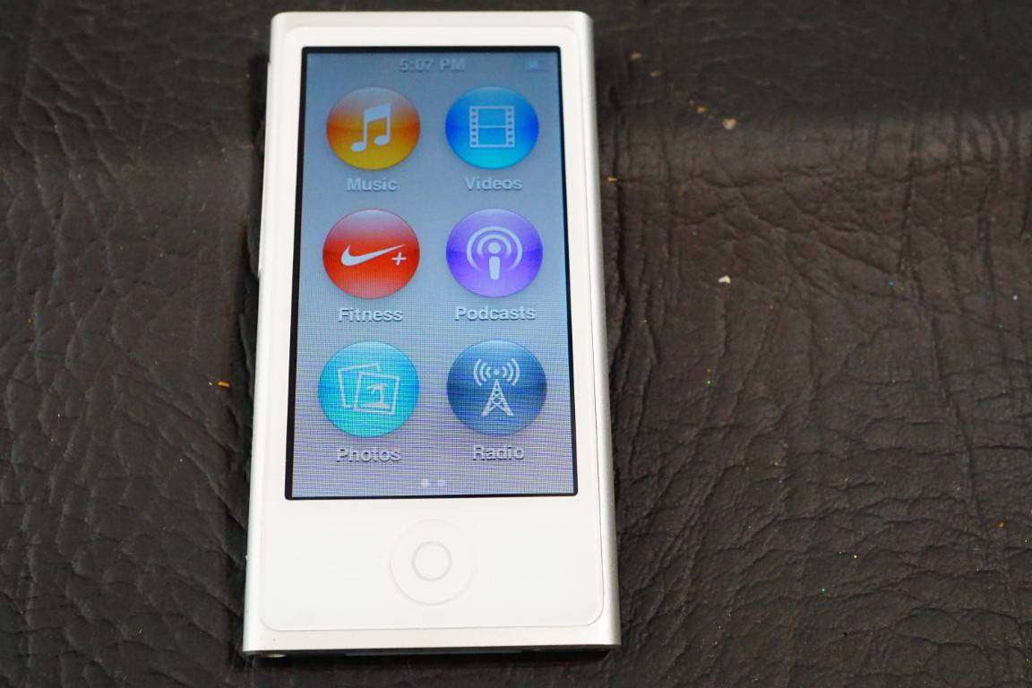 Apple iPod Nano 7th Generation Space Grey 16GB Model ME971QB **Excellent Condition**