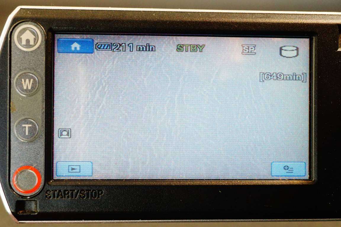 Sony Handycam DCR-SR45 Handheld Camcorder 30GB HDD Nightshot **Great Condition**