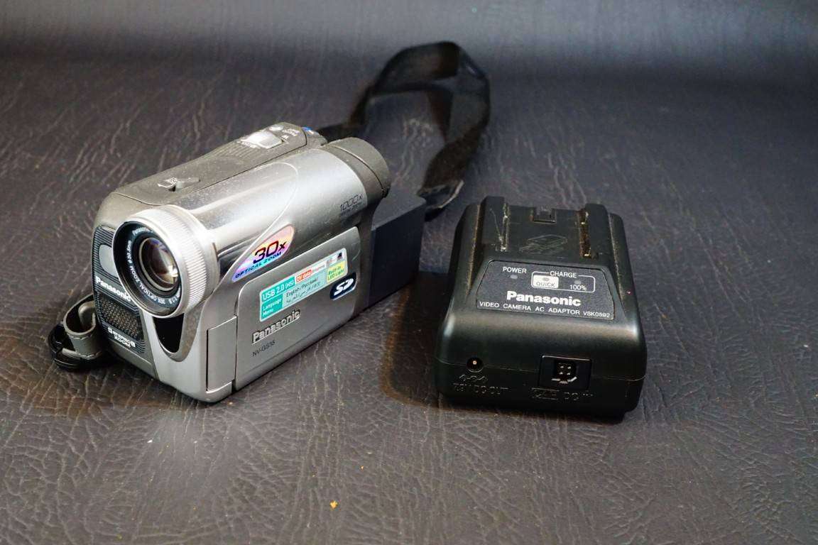 Panasonic NV-GS35 MiniDV Video Camcorder CCD Sensor with 30x Optical Zoom  **Great Condition**