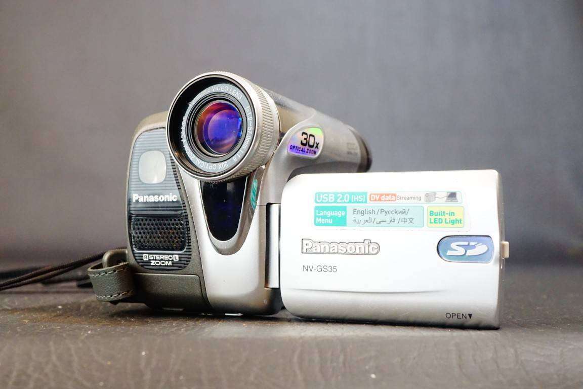 Panasonic NV-GS35 MiniDV Video Camcorder CCD Sensor with 30x Optical Zoom  **Great Condition**