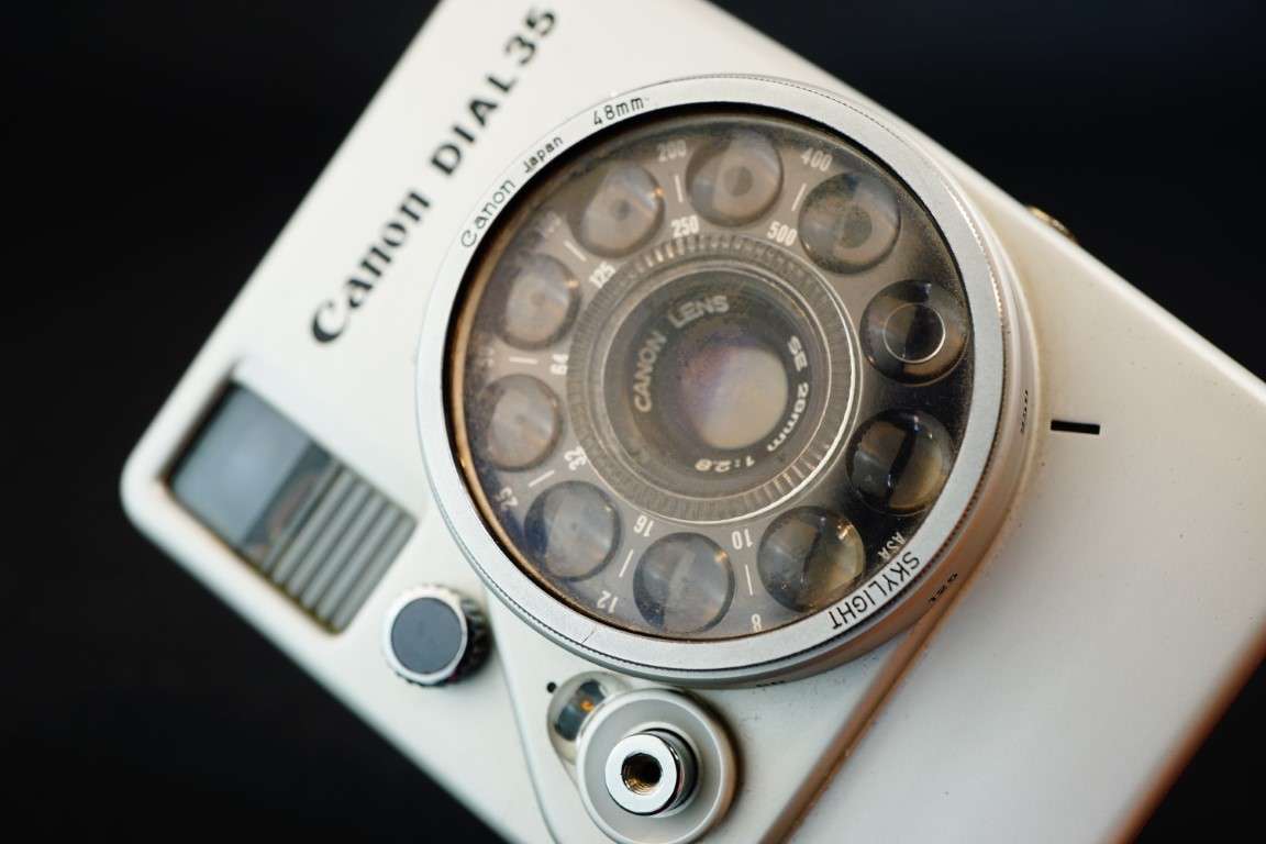 **Half Frame** Canon Dial 35 Half Frame 35mm Film Camera with Case  **Excellent Condition**