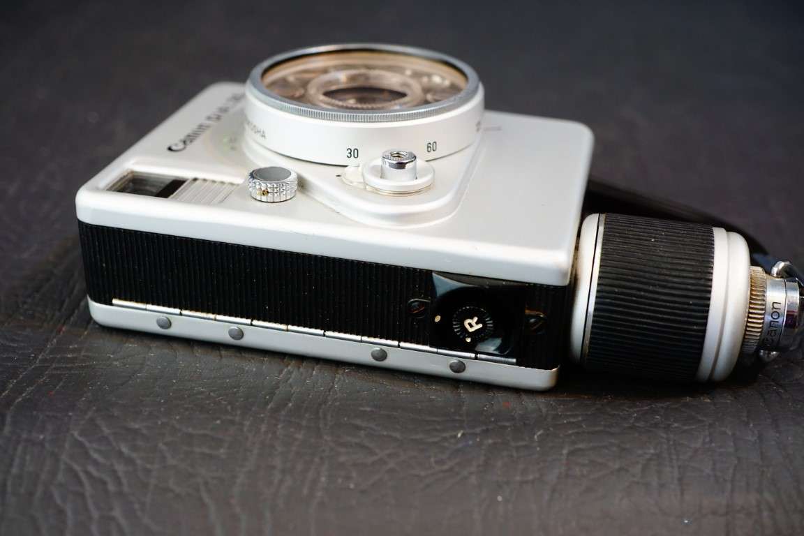 **Half Frame** Canon Dial 35 Half Frame 35mm Film Camera with Case  **Excellent Condition**