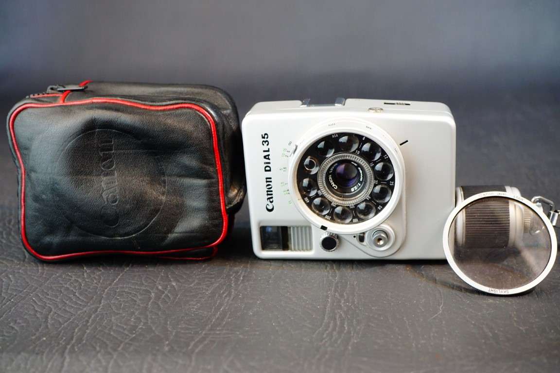 **Half Frame** Canon Dial 35 Half Frame 35mm Film Camera with Case  **Excellent Condition**