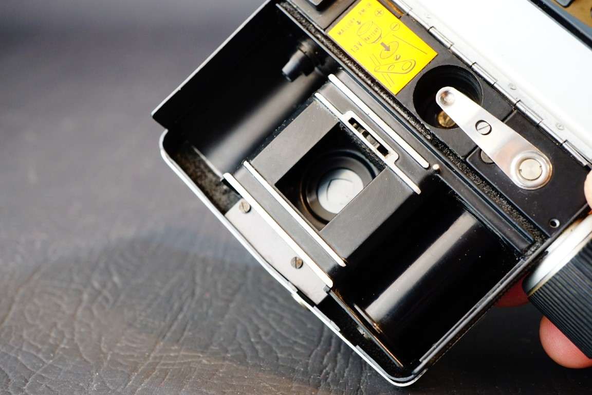 **Half Frame** Canon Dial 35 Half Frame 35mm Film Camera with Case  **Excellent Condition**