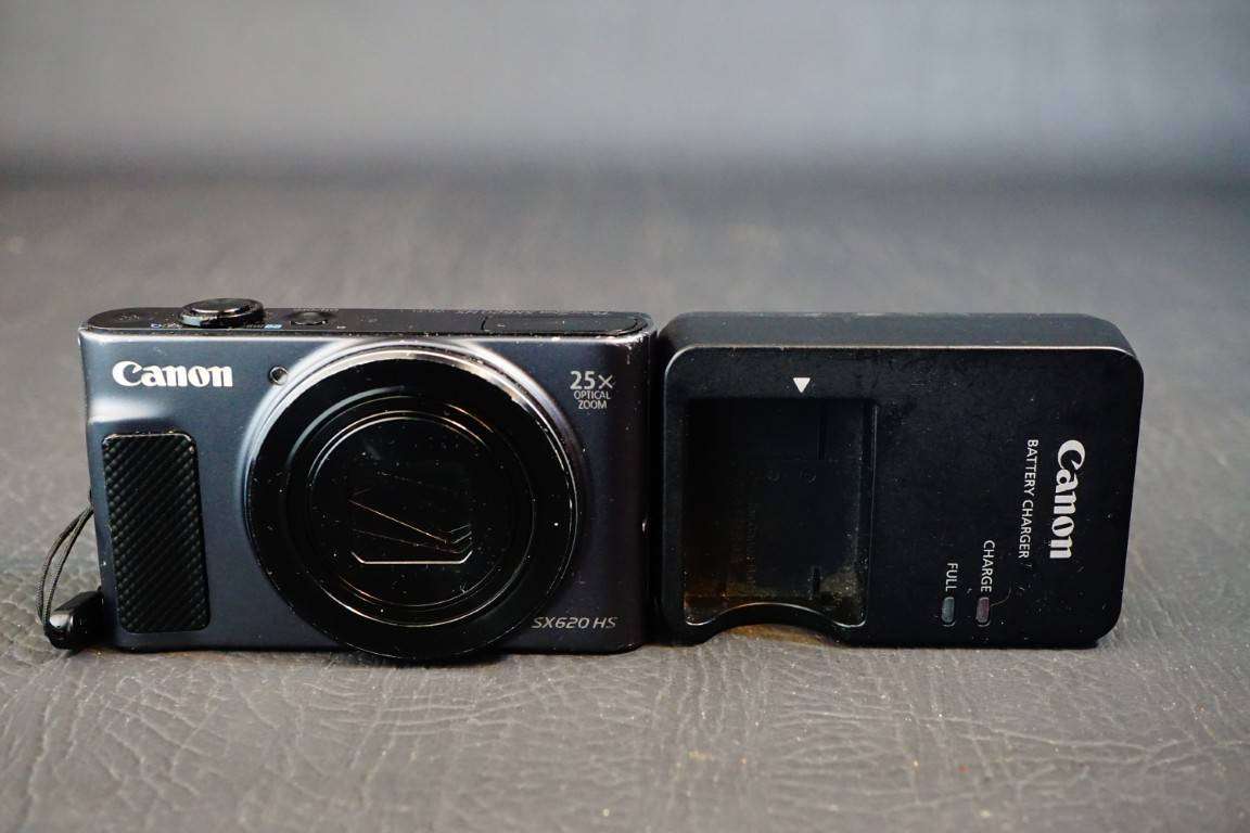Canon PowerShot SX620 HS 20.2MP Digital Camera 25x Zoom **Well Used Condition**