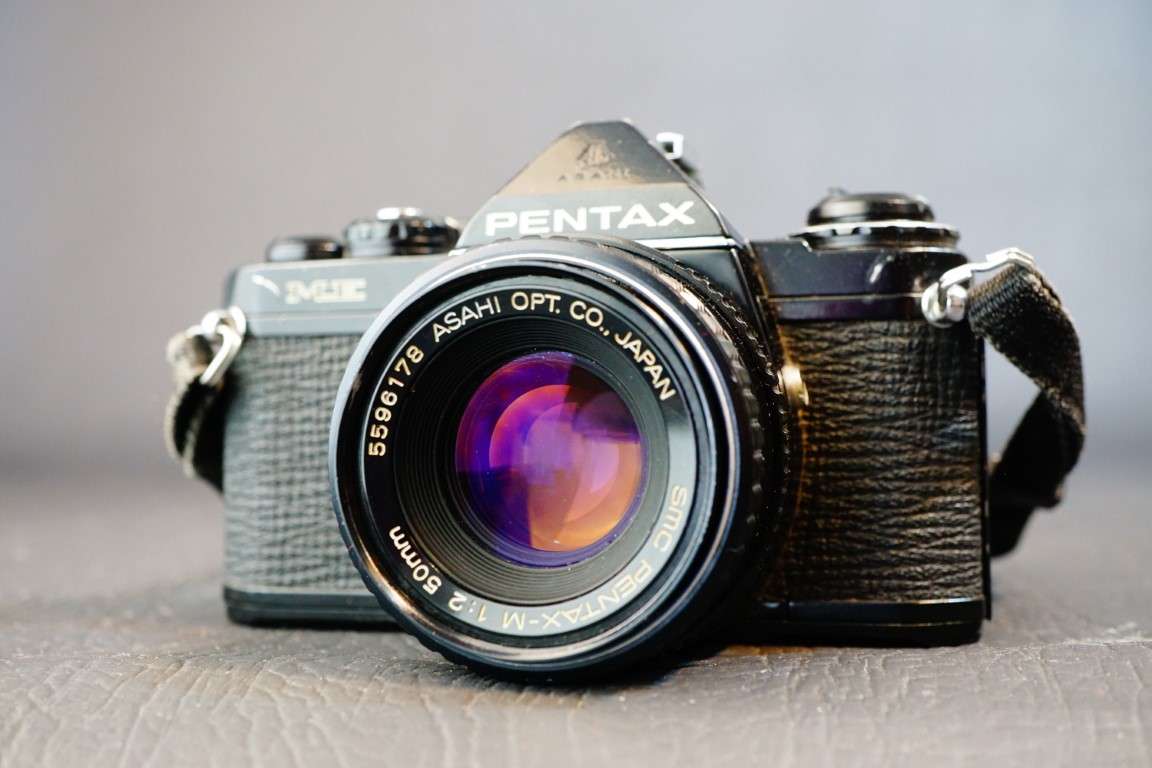 Black Pentax ME 35mm SLR Film Camera with Pentax 50mm F2 Lens  **Great Condition**