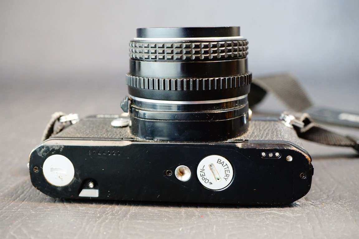 Black Pentax ME 35mm SLR Film Camera with Pentax 50mm F2 Lens  **Great Condition**