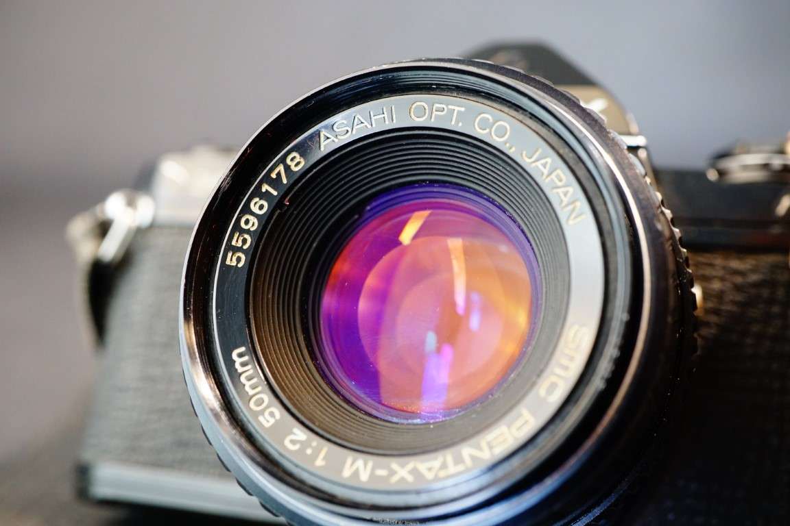 Black Pentax ME 35mm SLR Film Camera with Pentax 50mm F2 Lens  **Great Condition**