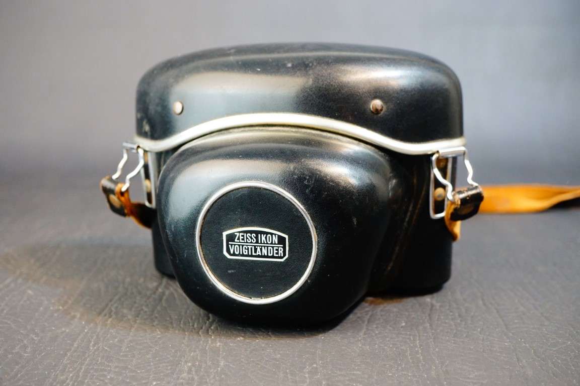 Zeiss Ikon Voigtlander Icarex 35 35mm Slr Camera with Carl Zeiss Tessar 50 F2.8 **Great Condition**