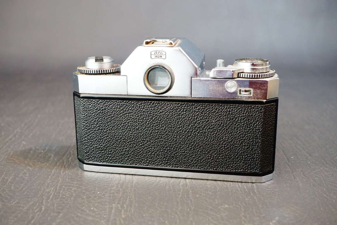 Zeiss Ikon Voigtlander Icarex 35 35mm Slr Camera with Carl Zeiss Tessar 50 F2.8 **Great Condition**
