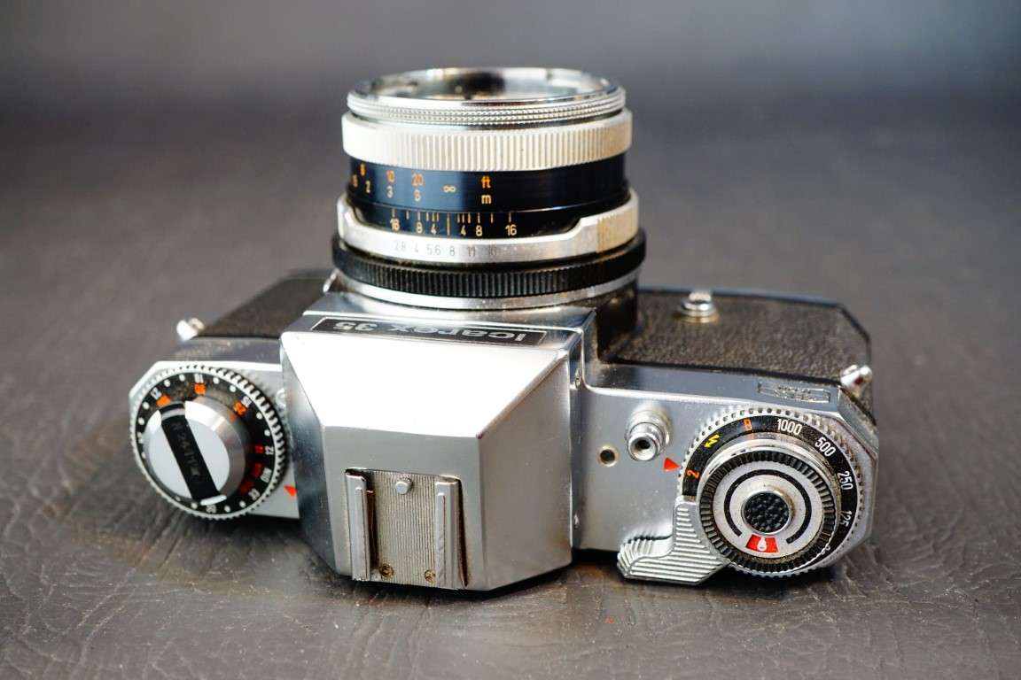 Zeiss Ikon Voigtlander Icarex 35 35mm Slr Camera with Carl Zeiss Tessar 50 F2.8 **Great Condition**