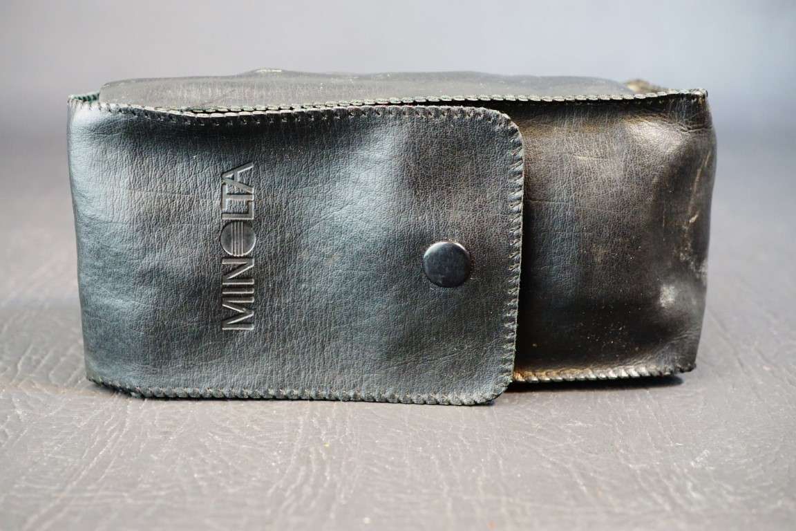 Minolta Auto 320x Hot Shoe Mount Flash For Film Cameras   **Excellent Condition**