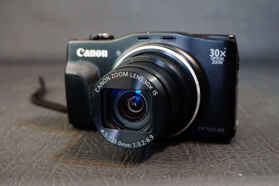 Canon Power Shot SX700 HS 16.1MP 30x Compact Digital Camera **Well Used Condition*