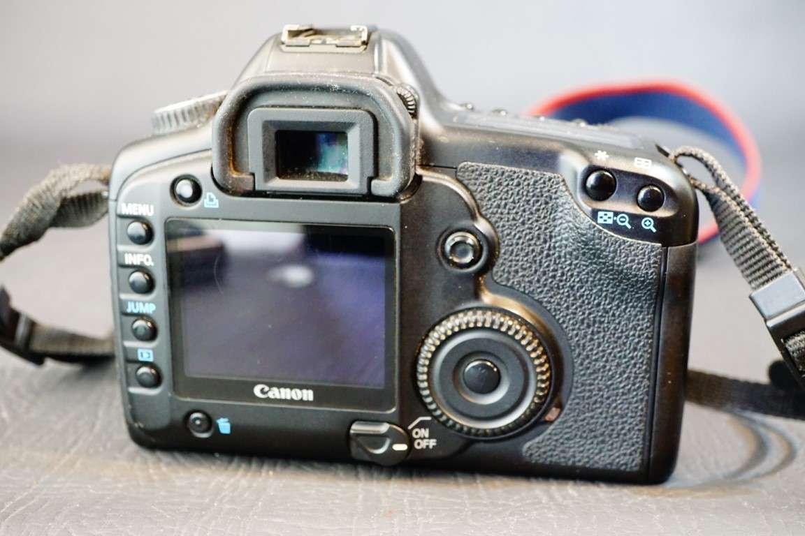 Canon EOS 5D Classic 12.8MP Digital SLR Camera Full Frame Sensor **Great Condition**