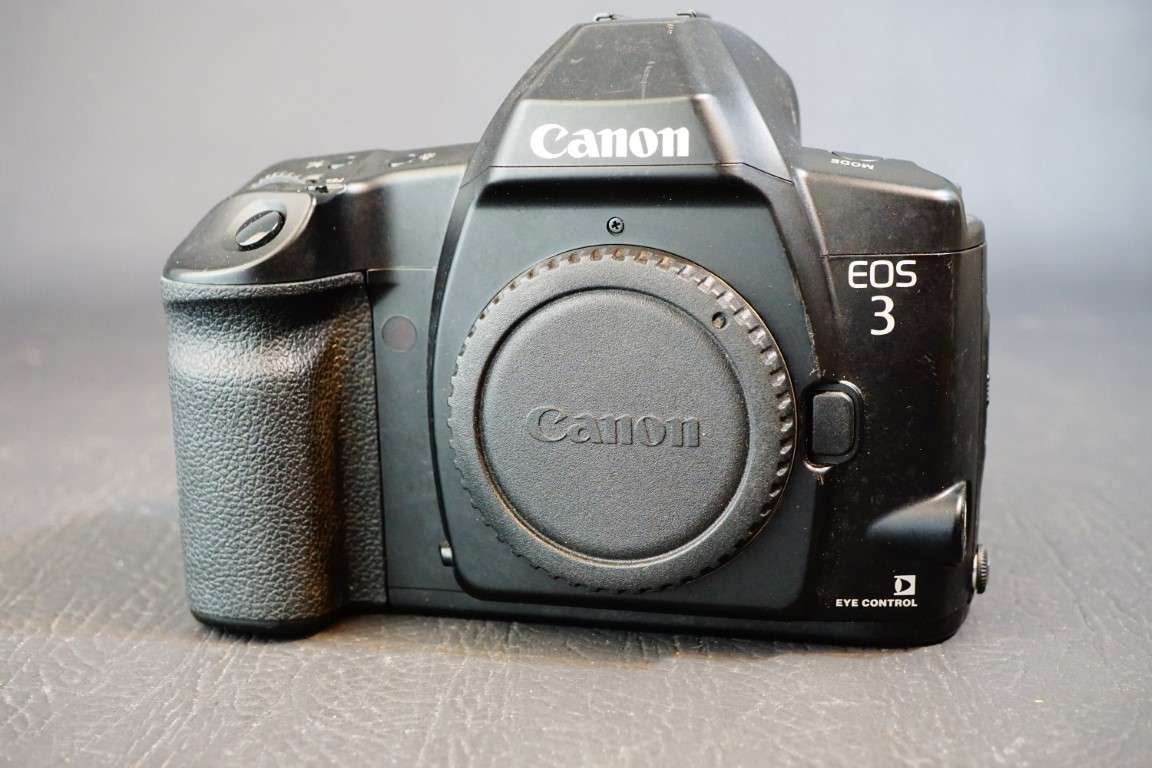 Canon EOS 3 35mm SLR Film Camera Body with Eye Focus Control  **Great Condition**