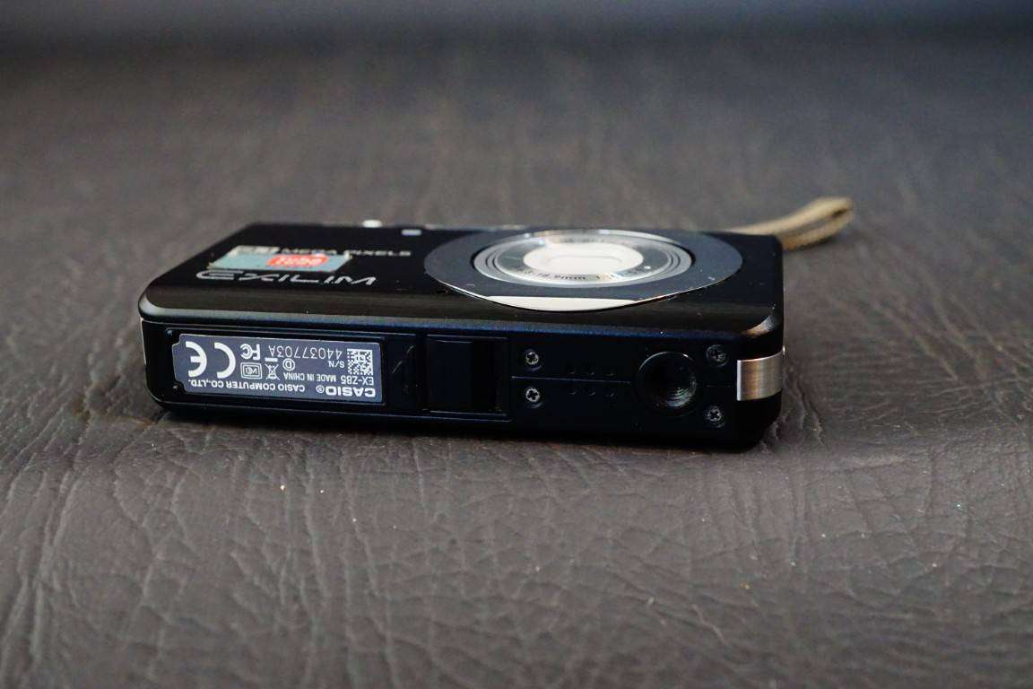 Casio EXILIM EX-Z85 Silver 9.1 MP Digital Camera **Good Condition**