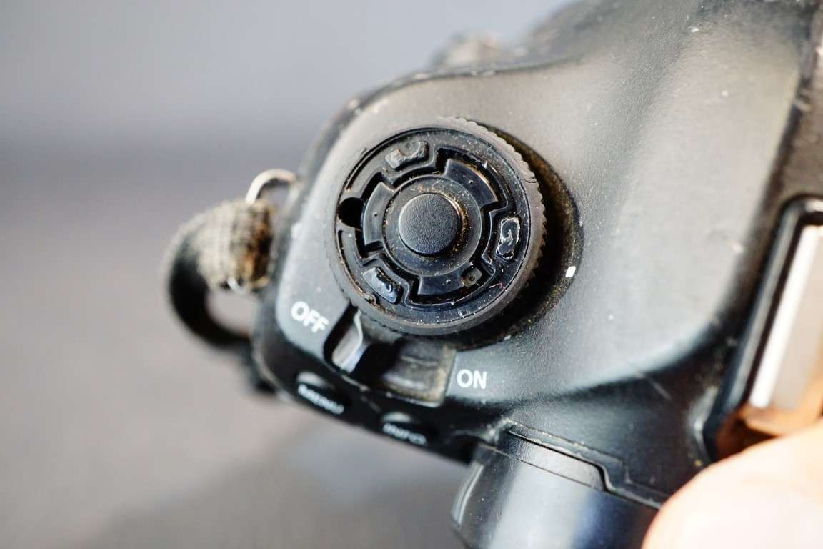 Canon EOS 5D Mark III 22.3MP Digital SLR Camera Body Full Frame Sensor **Working BUT VERY WELL USED*