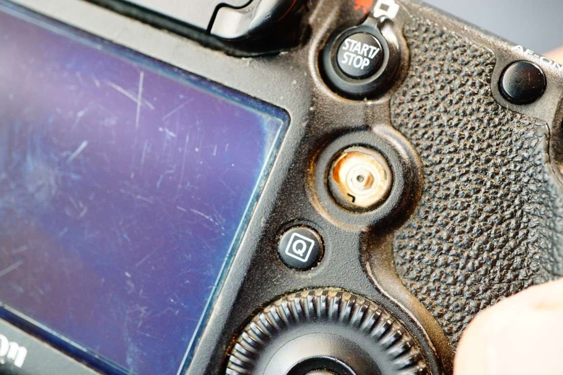 Canon EOS 5D Mark III 22.3MP Digital SLR Camera Body Full Frame Sensor **Working BUT VERY WELL USED*