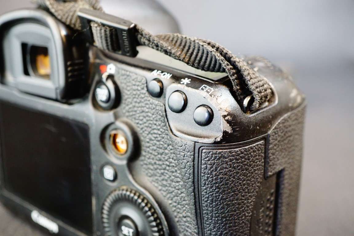 Canon EOS 5D Mark III 22.3MP Digital SLR Camera Body Full Frame Sensor **Working BUT VERY WELL USED*