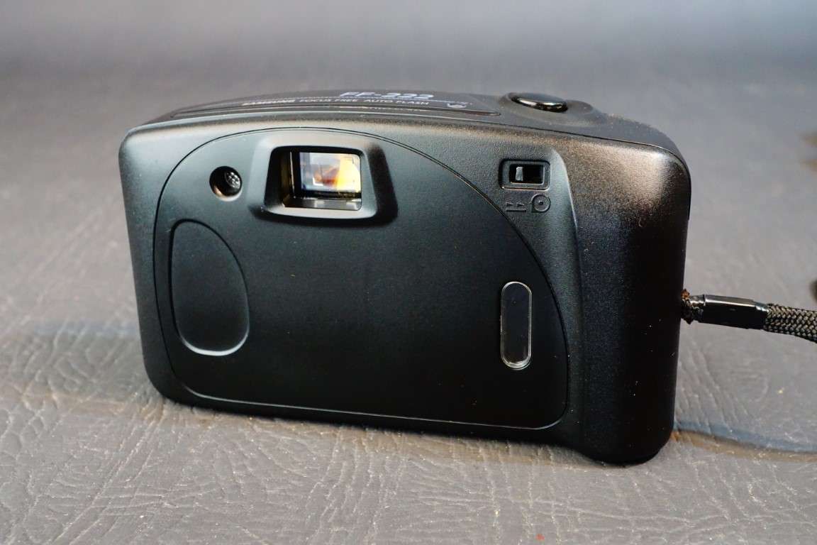 Samsung FF-222 35mm Point & Shoot Film Camera **Excellent Condition**