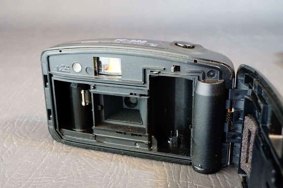 Samsung FF-222 35mm Point & Shoot Film Camera **Excellent Condition**