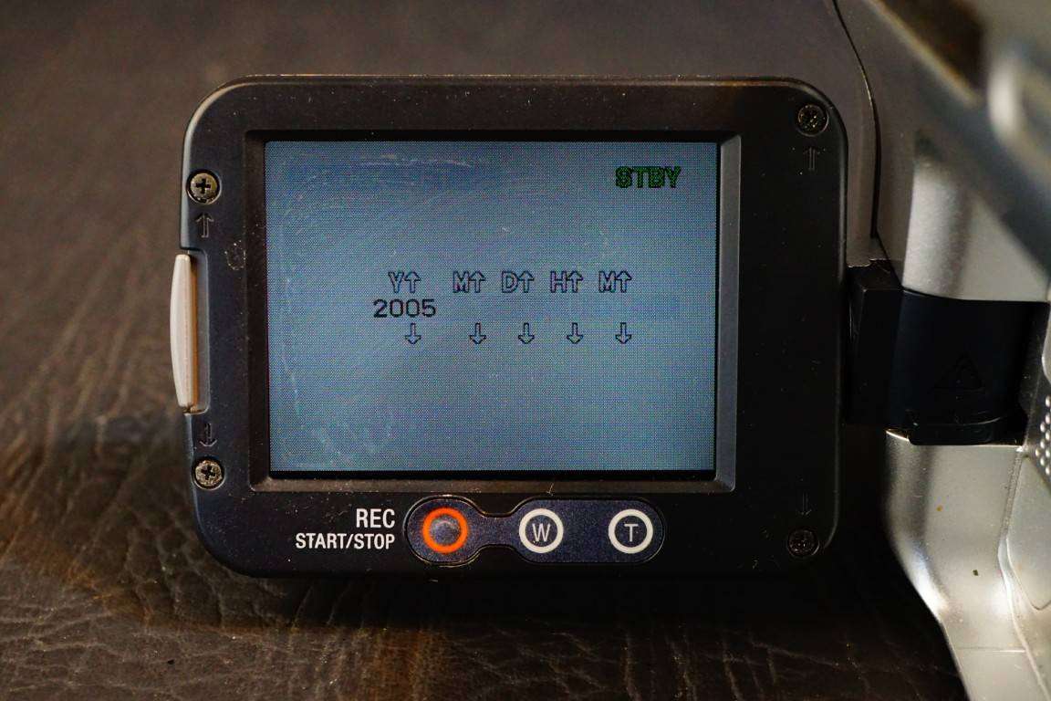 Sony CCD-TRV238E Hi8 Tape Video Camera HANDYCAM Camcorder **Great Condition**