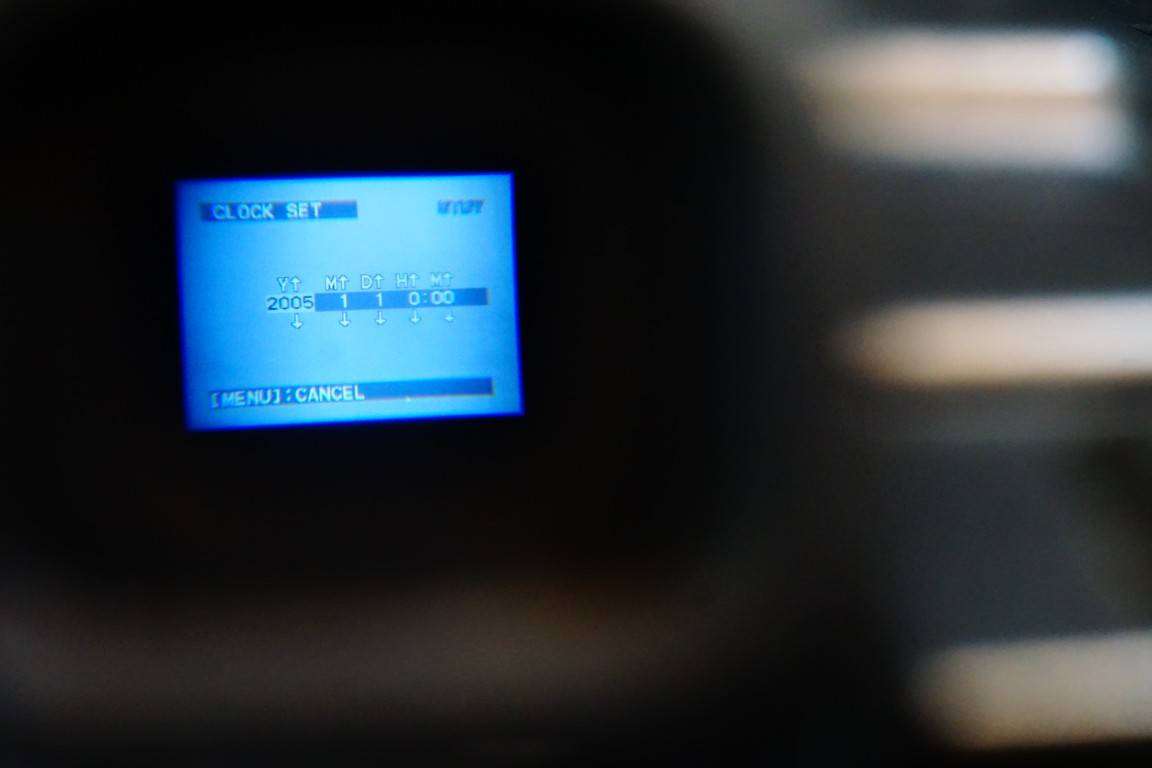 Sony CCD-TRV238E Hi8 Tape Video Camera HANDYCAM Camcorder **Great Condition**