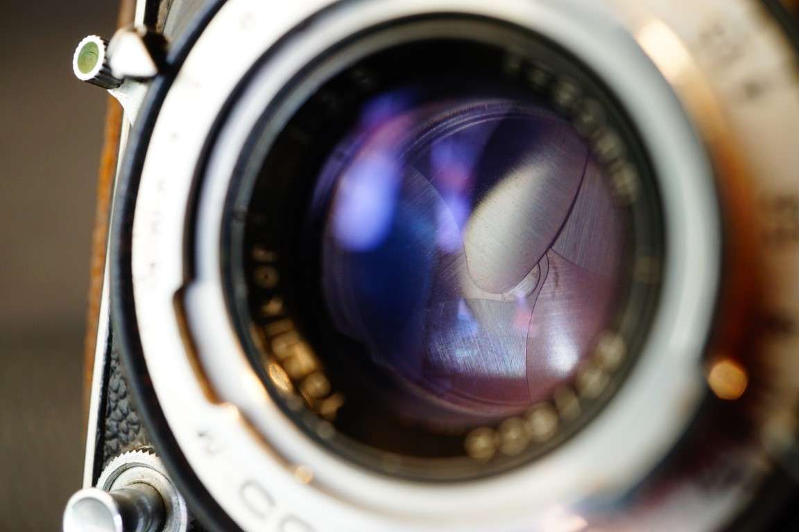 Yashica-A 6x6 TLR with Yashikor 80mm F3.5 Lens 120 Roll Film Camera **Great Condition**