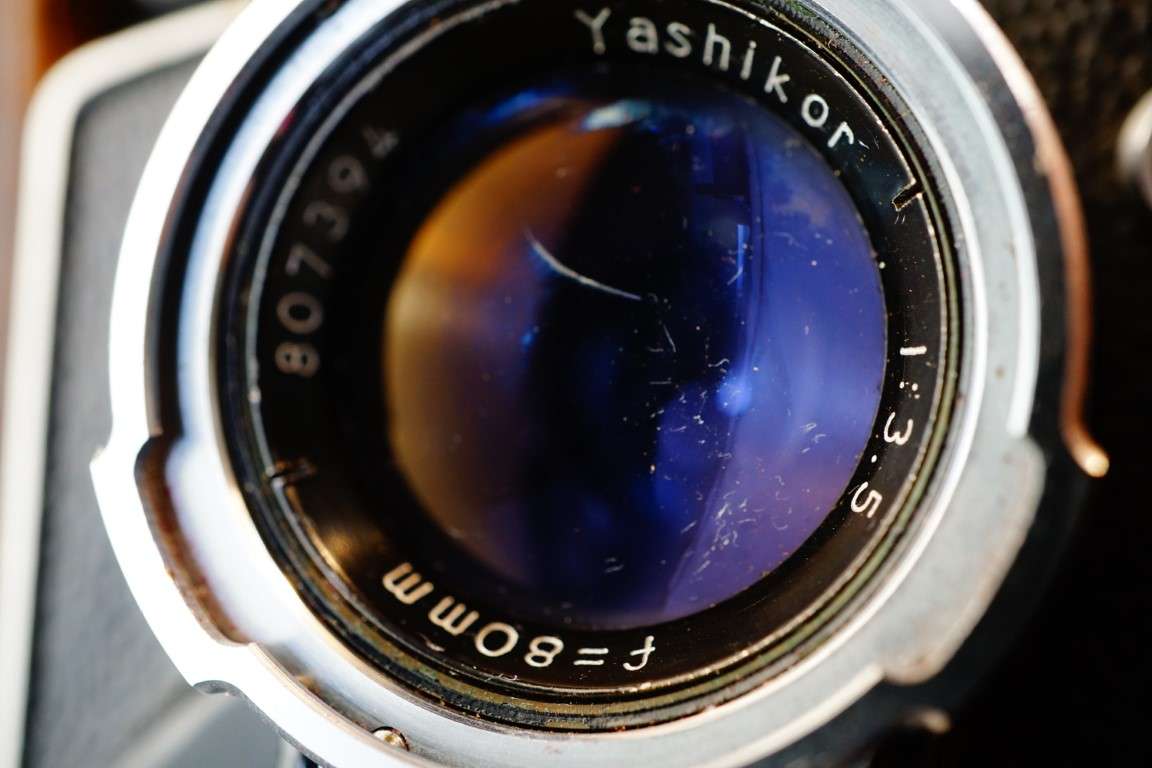 Yashica-A 6x6 TLR with Yashikor 80mm F3.5 Lens 120 Roll Film Camera **Great Condition**