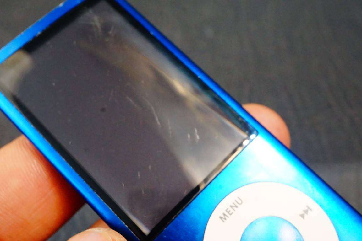 Blue Apple Ipod Nano 5th Gen 8GB A1320 **Good Condition**