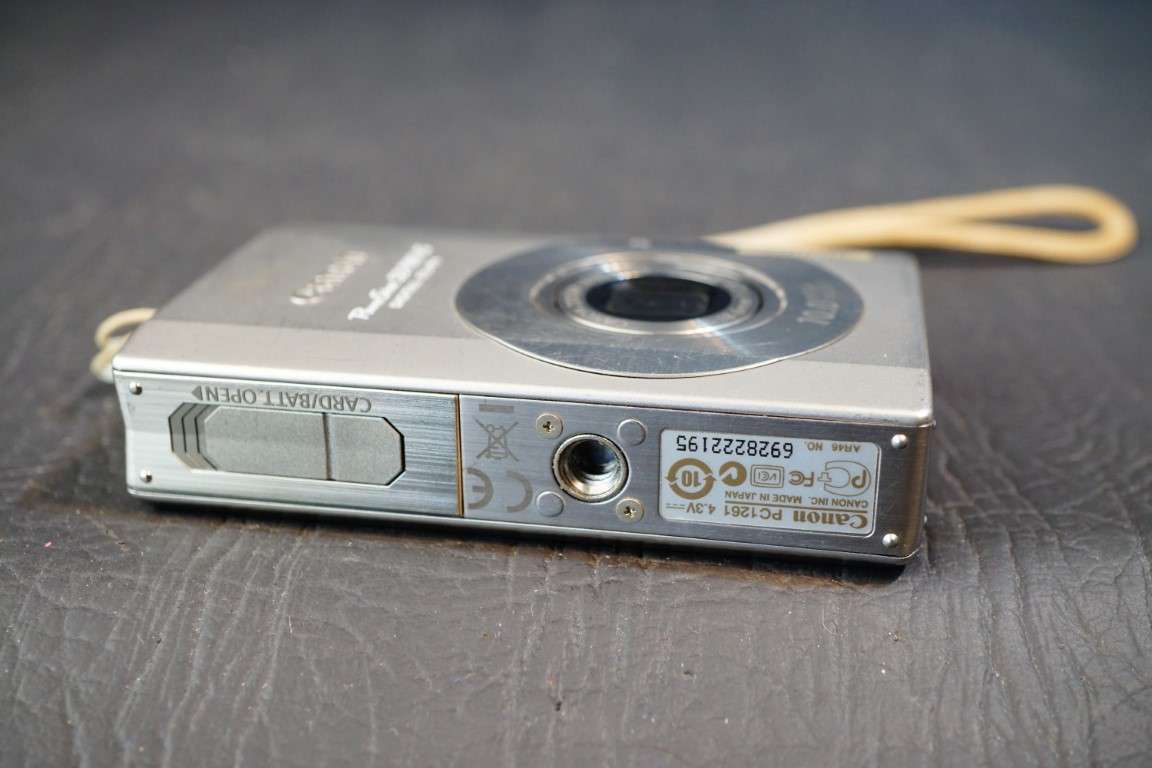Canon PowerShot Digital ELPH SD790 IS / Digital IXUS 90 IS 10.0MP Digital Camera **Good Condition**