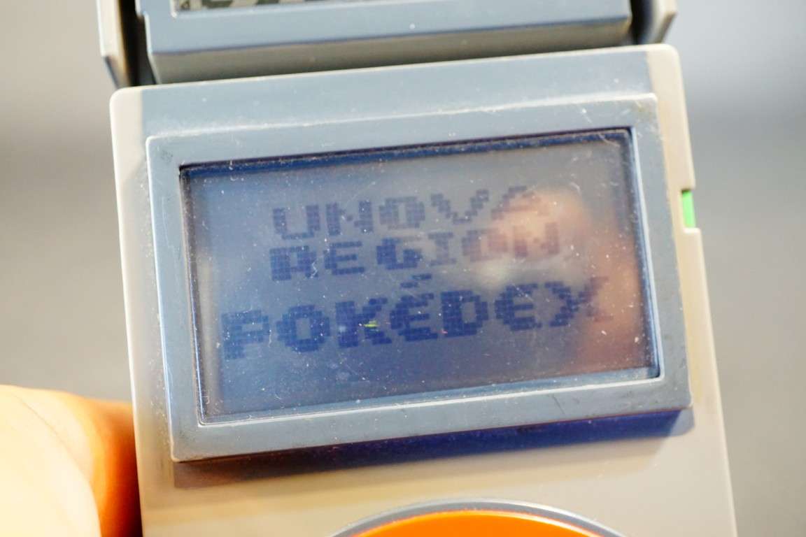 Pokemon Black & White Electronic Pokedex Nintendo Jakks Pacific 2011 **Good Condition**