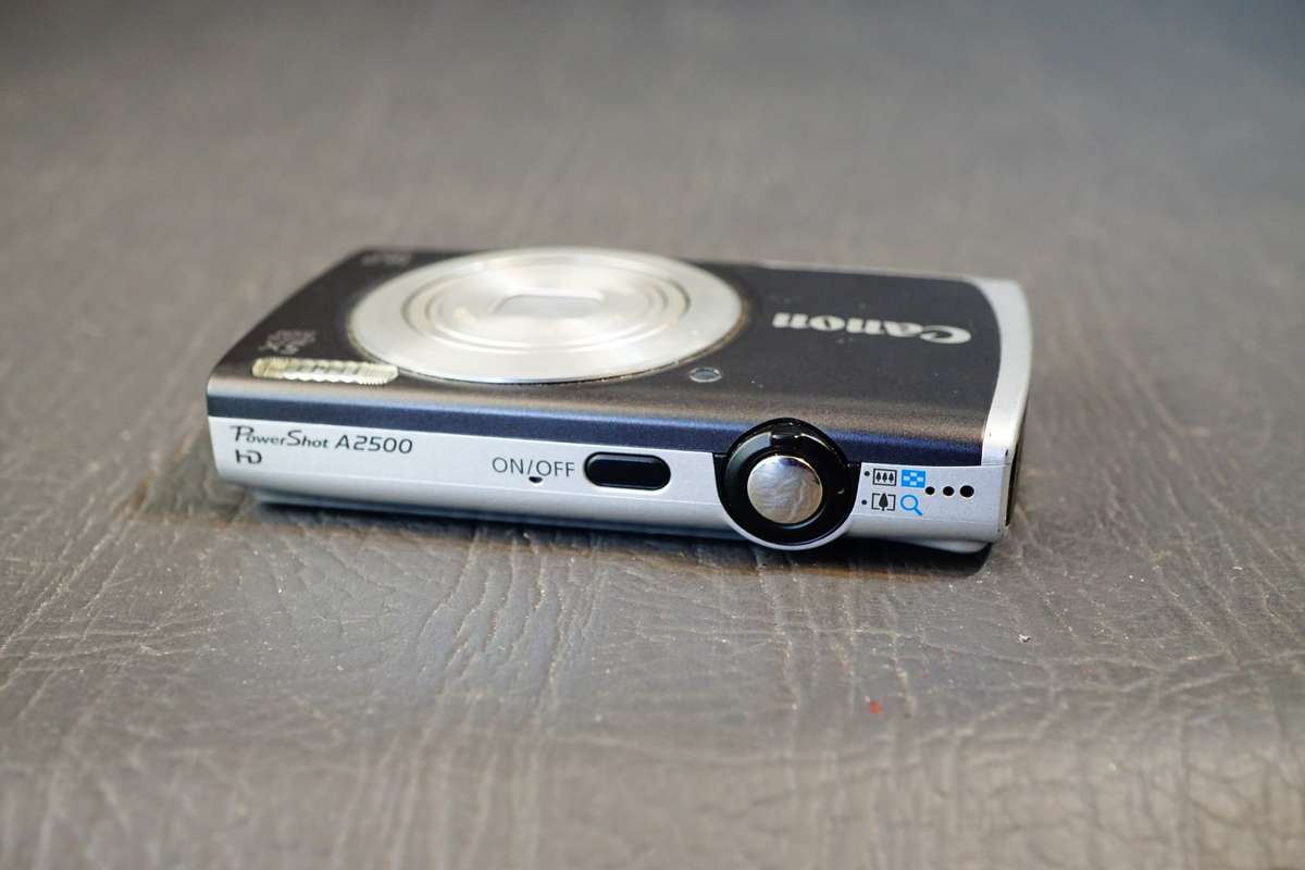 Canon PowerShot A2500 16.0MP Digital Camera **Good Condition**