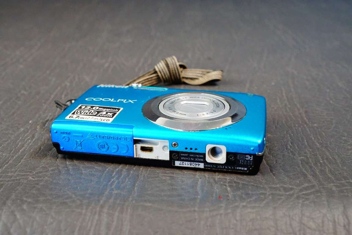 Nikon Coolpix S3000 12.0MP Digital Camera