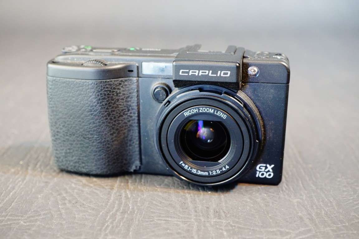 Ricoh GX100 10.0MP Compact Digital Camera - Spares or Repair