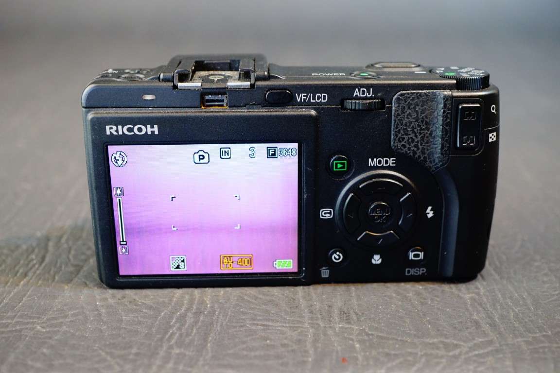 Ricoh GX100 10.0MP Compact Digital Camera - Spares or Repair