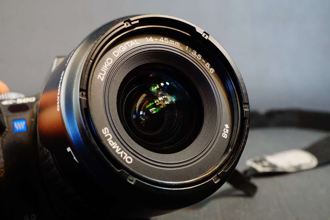 Olympus Evolt E-500 8MP DSLR Camera Zuiko 14-45mm Lens in Original Packaging **Great Condition**