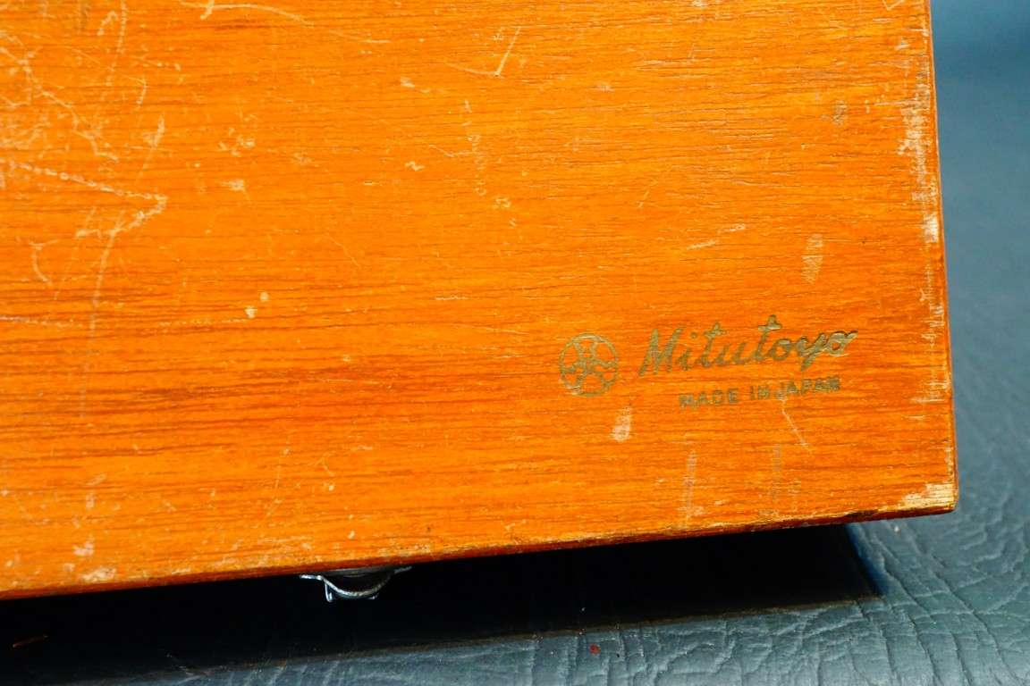 Mitutoyo NO. 511-106A Dial Bore Gage 2-4" Range w/ 2923-10 Indicator (.0001") **Great Condition**